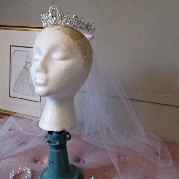 Bridal Crown Veil Headpiece-Elbow Length-White - Picture 2 of 6